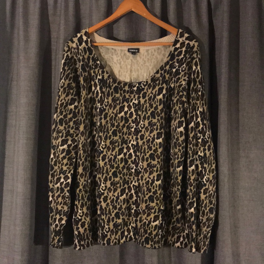 NWOT TORRID SIZE 3 (18/20) CHEETAH PRINT SWEATER